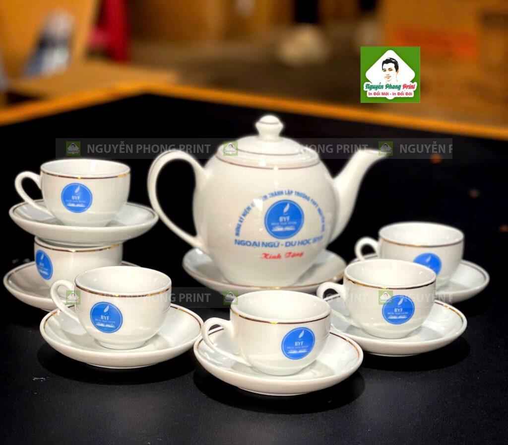 Ấm chén trà in lgo quà tặng doanh nghiệp tại Gia Lai