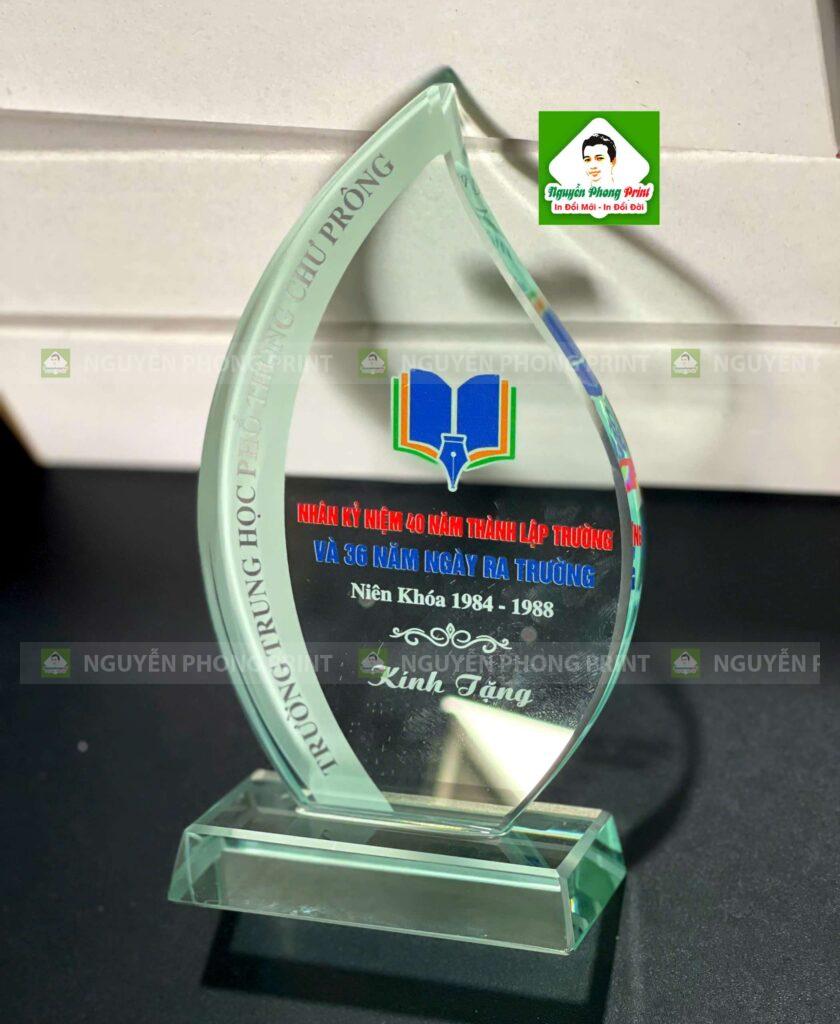 in kỷ niệm chương làm quà tặng Top 1 tại Gia Lai