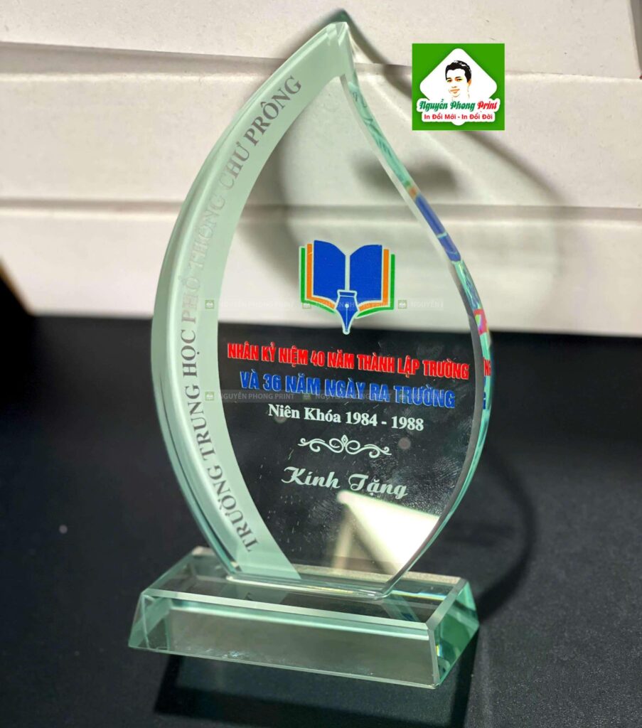 in kỷ niệm chương làm quà tặng Top 1 tại Gia Lai