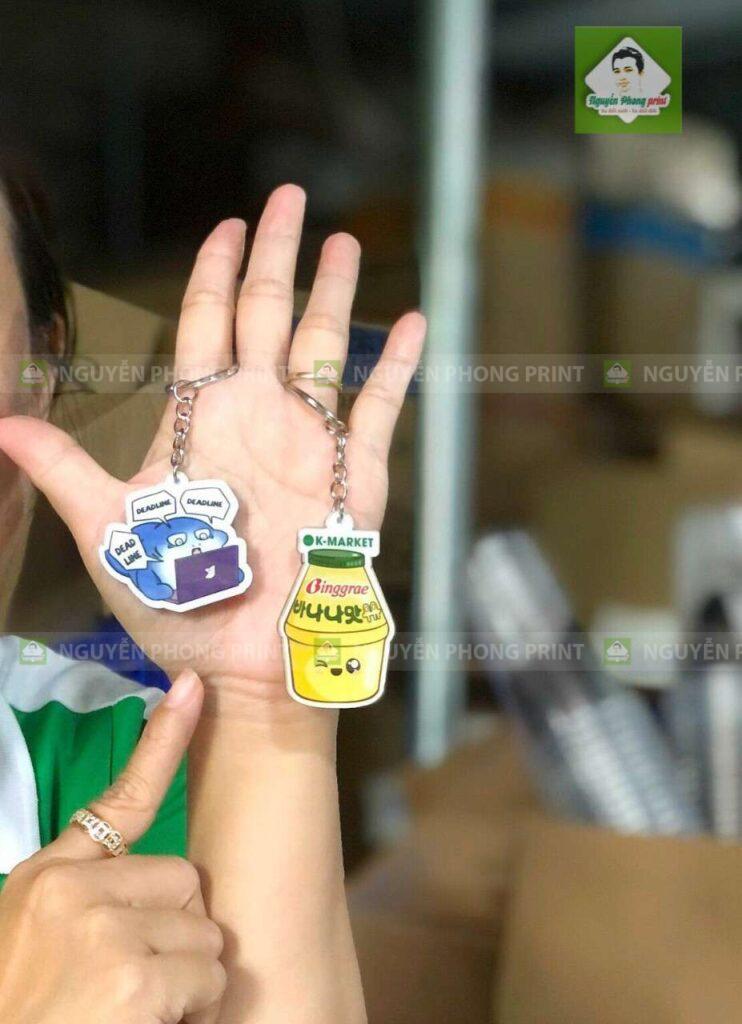 Móc khóa in logo quà tặng 8 3