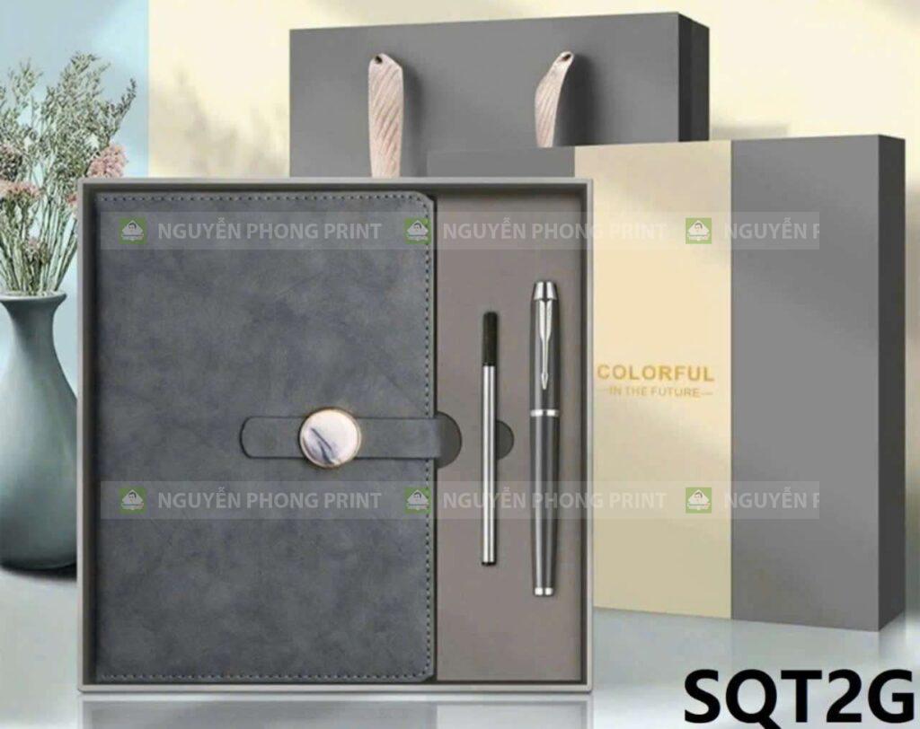 Vì sao nên đặt sổ da bút ký in logo tại Nguyễn Phong Print