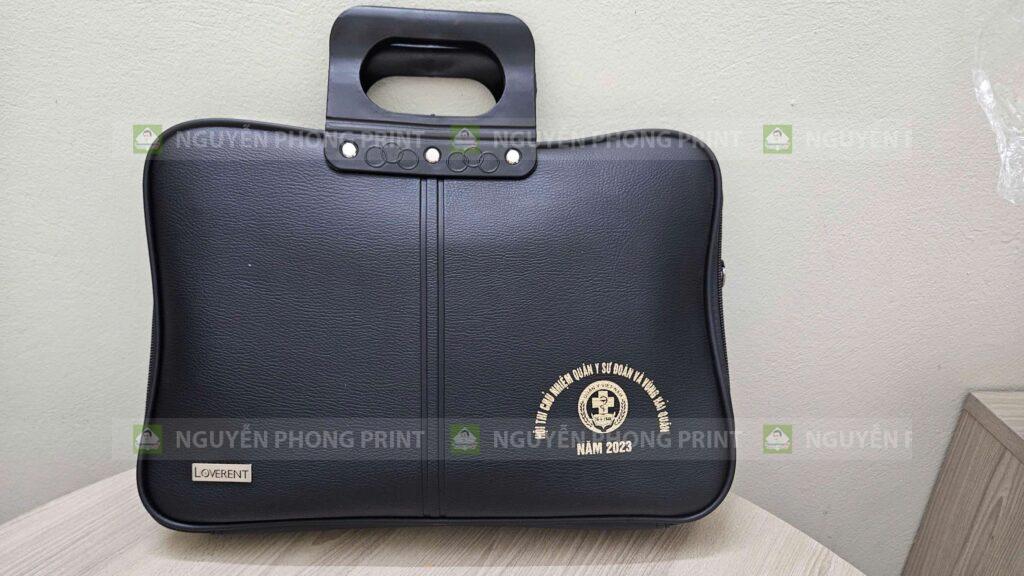 Địa chỉ đặt cặp da in logo làm quà tặng Đại Hội Đảng Bộ ở Gia Lai đẹp và chất lượng.