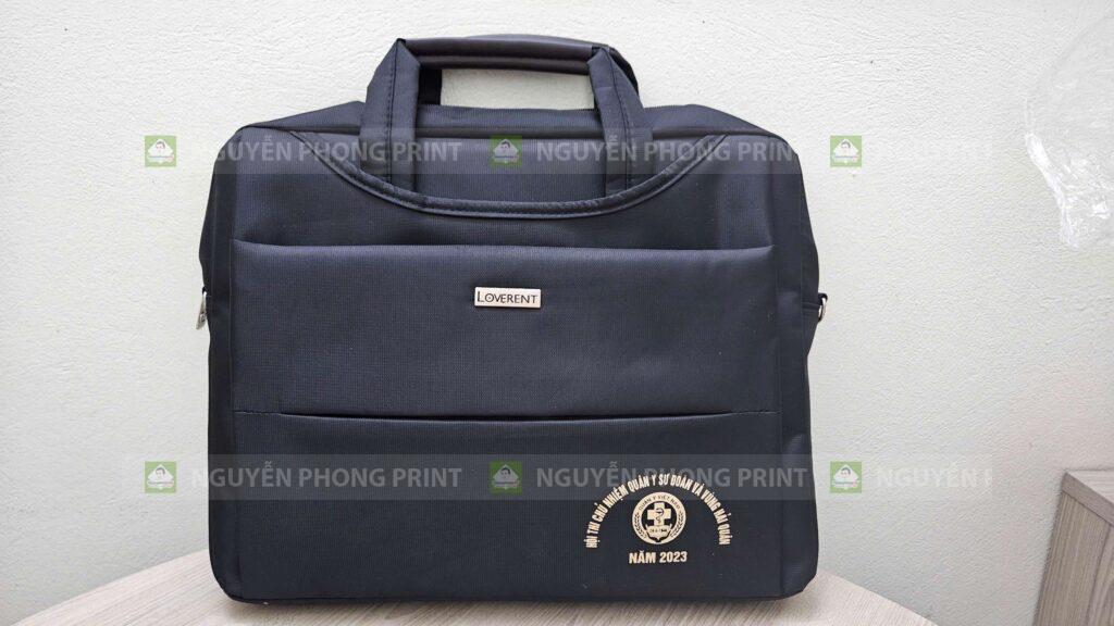 Vì sao nên chọn cặp da in logo làm quà tặng Đại Hội Đảng Bộ