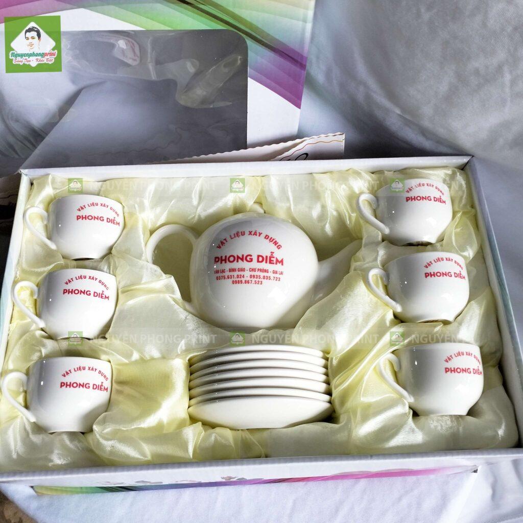 Mẫu ấm chén trà in logo quà tặng Kon Tum