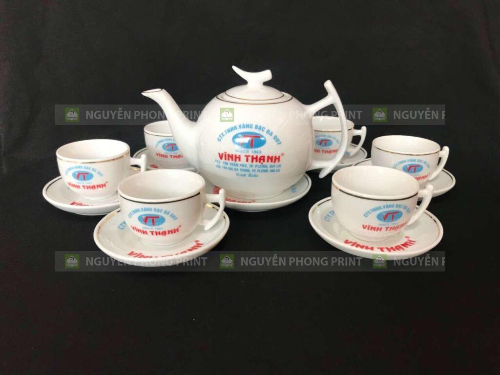 Đặt in ấm chén trà quà tặng khách hàng VIP