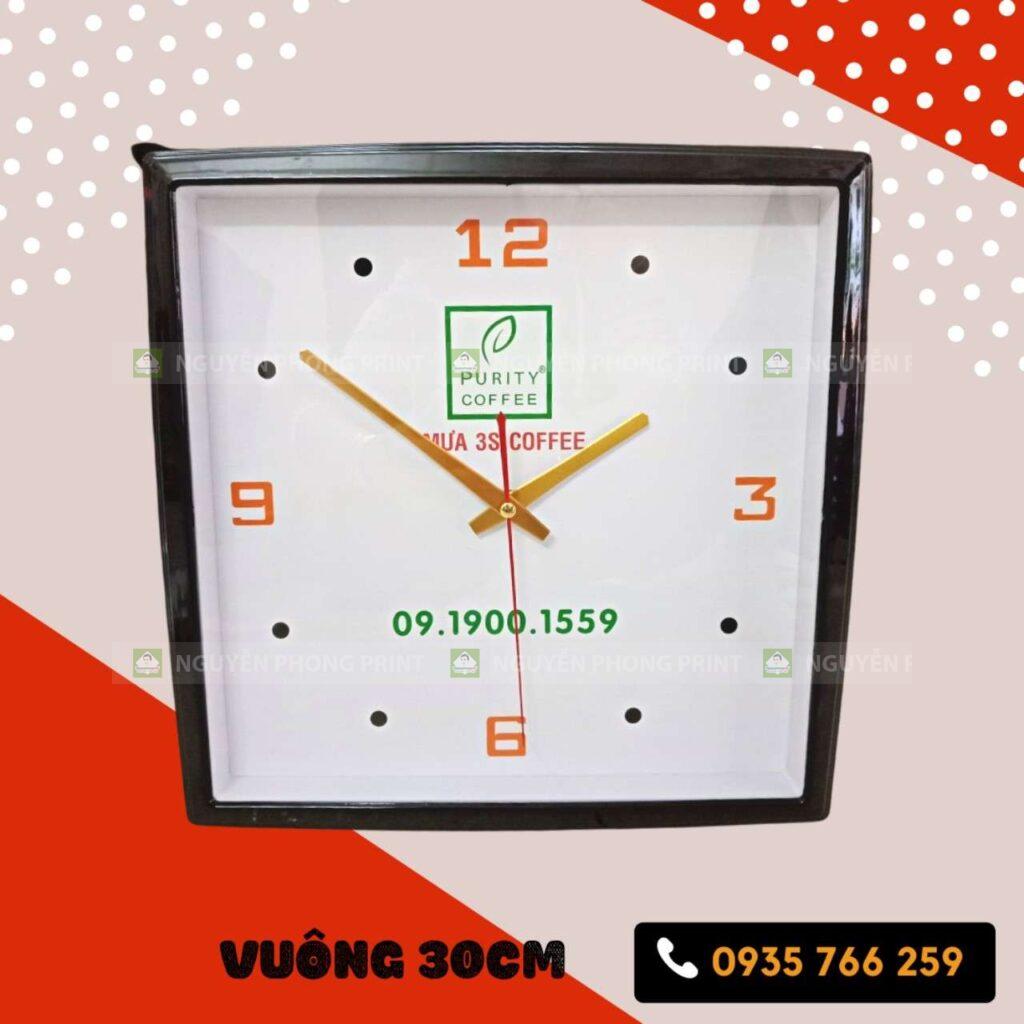 In đồng hồ treo tường làm quà tặng hình vuông