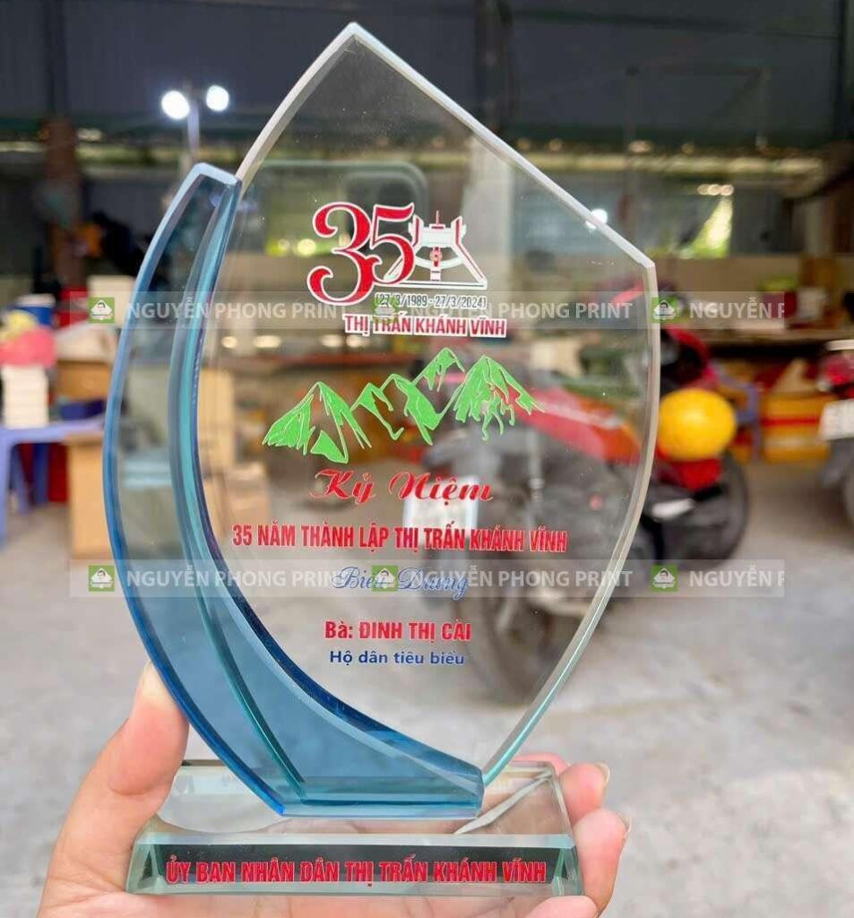 in kỷ niệm chương Kon Tum làm quà tặng