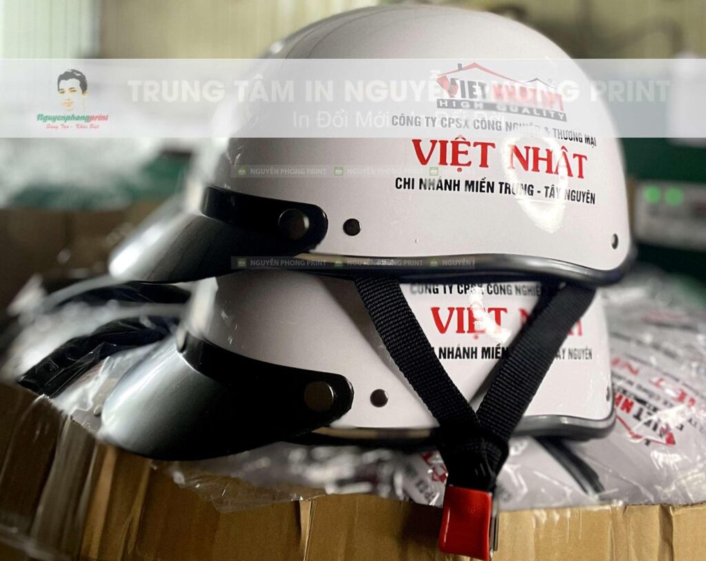 In mũ bảo hiểm Kon Tum đạt chuẩn, uy tín.