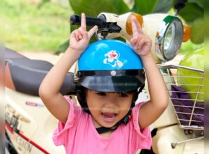 Mũ bảo hiểm trẻ em in logo theo yêu cầu tại Nguyễn Phong Print