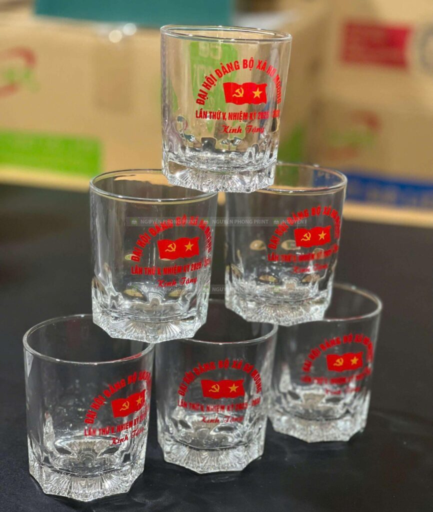 Quà tặng đại hội Đảng kon Tum in logo theo yêu cầu