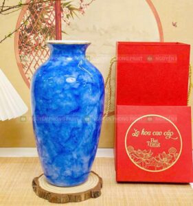 Vì sao nên chọn bình hoa sứ cao cấp làm quà tặng?