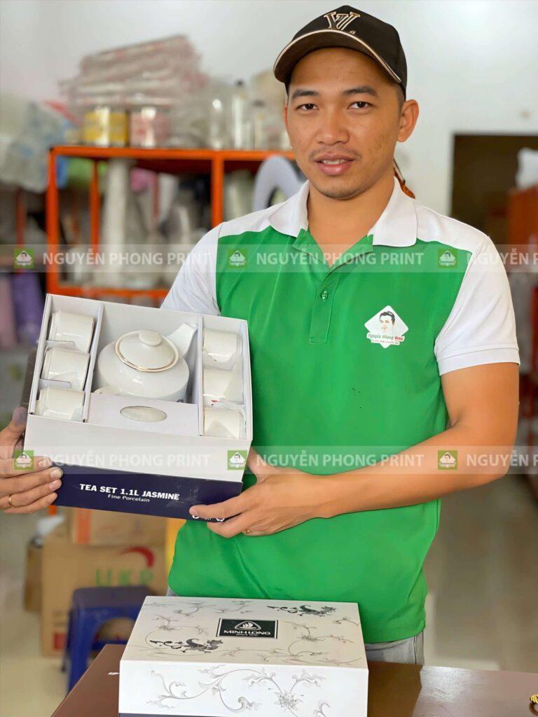 Vì Sao Khách Hàng Tin Chọn Nguyễn Phong Print Để In Quà Tặng Gia Lai